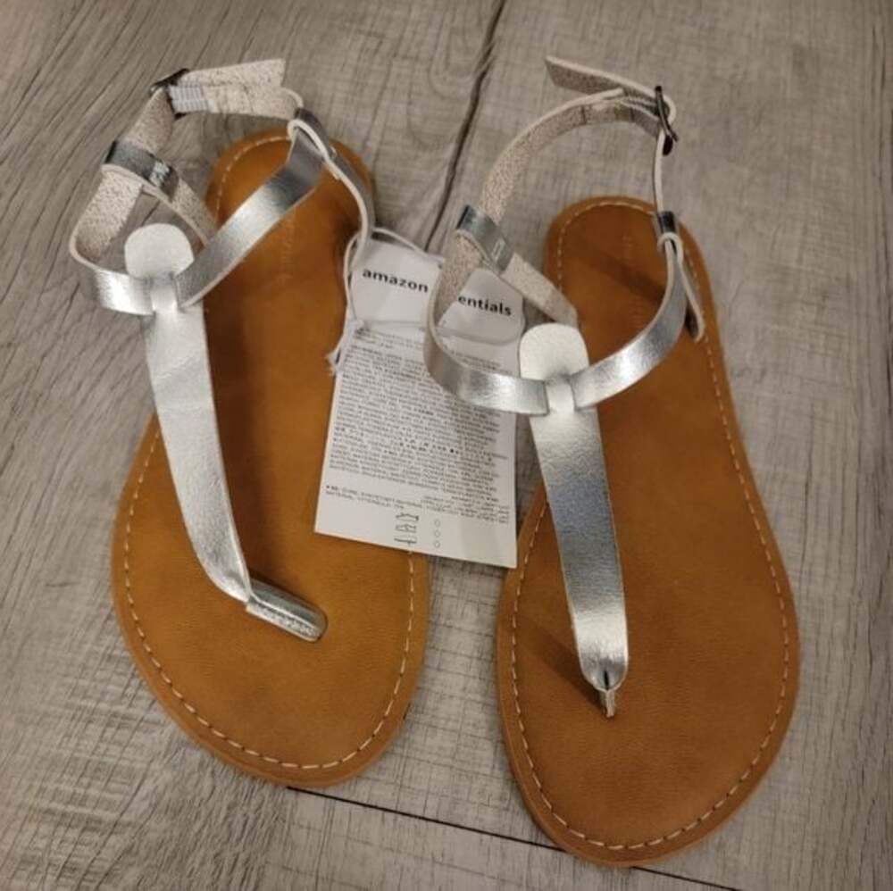 Amazon Essentials Women's Silver and Tan Sandals